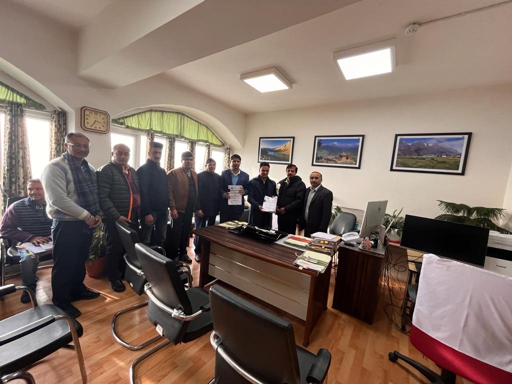 श्रद्धालुओं को नए वर्ष से माता श्री चिंतपूर्णी मंदिर में मिलेंगी रहने, खाने सहित अन्य बेहतर सुविधाएं - राघव शर्मा